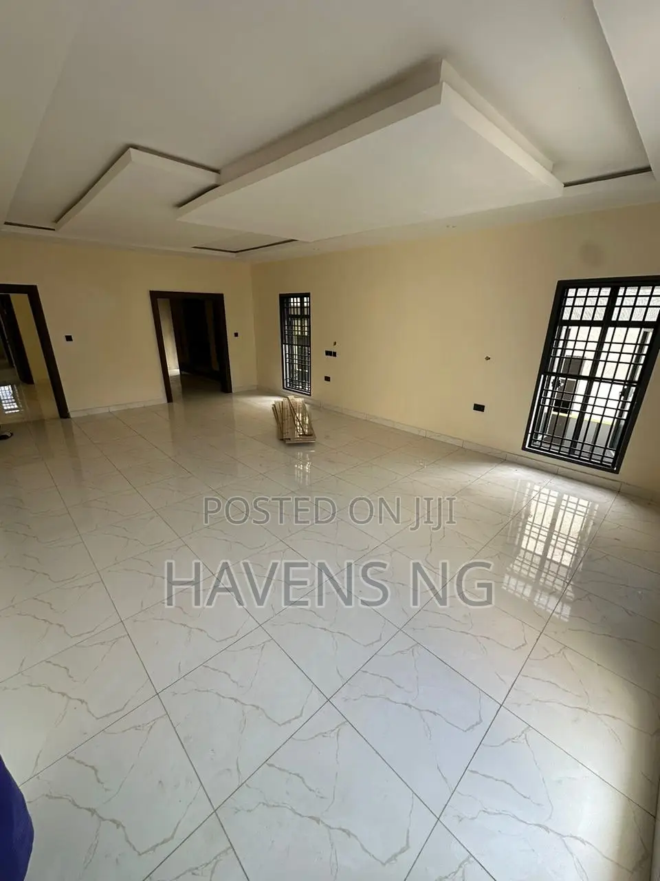 5bdrm Duplex in Life Camp for sale in Life Camp