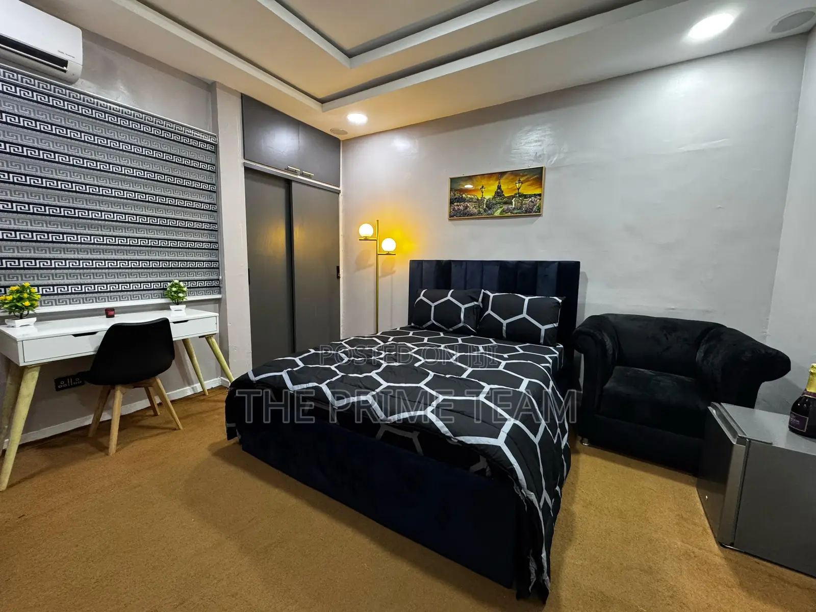 Prime Oak Residence Studio Apartment in Sabo / Yaba