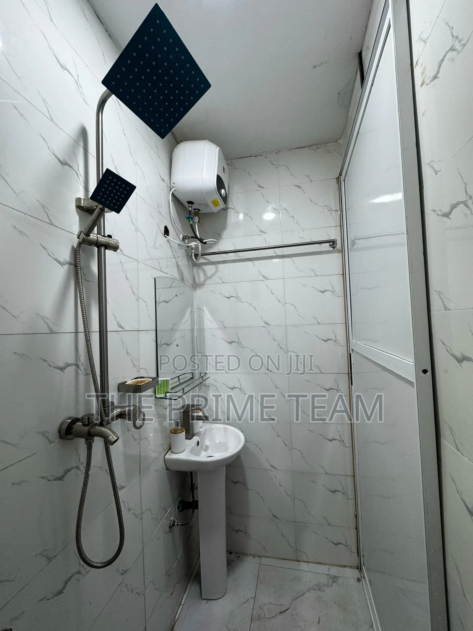 Prime Oak Residence Studio Apartment in Sabo / Yaba
