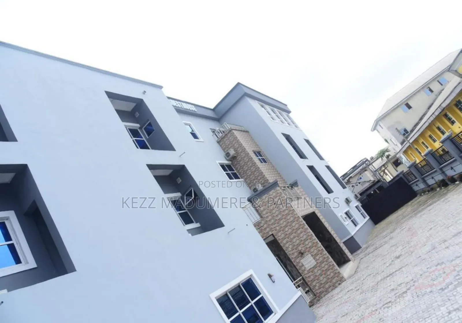 For Sale: 32 Rooms Hotel Off Elelenwo, Port Harcourt in Port-Harcourt