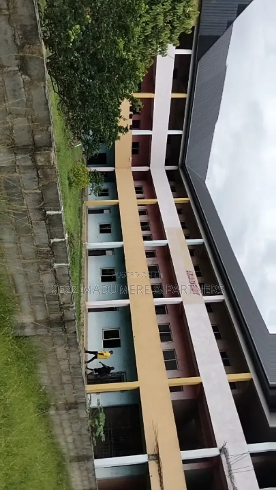 For Sale : Non Functional SCH at Rumuekini Ph in Port-Harcourt