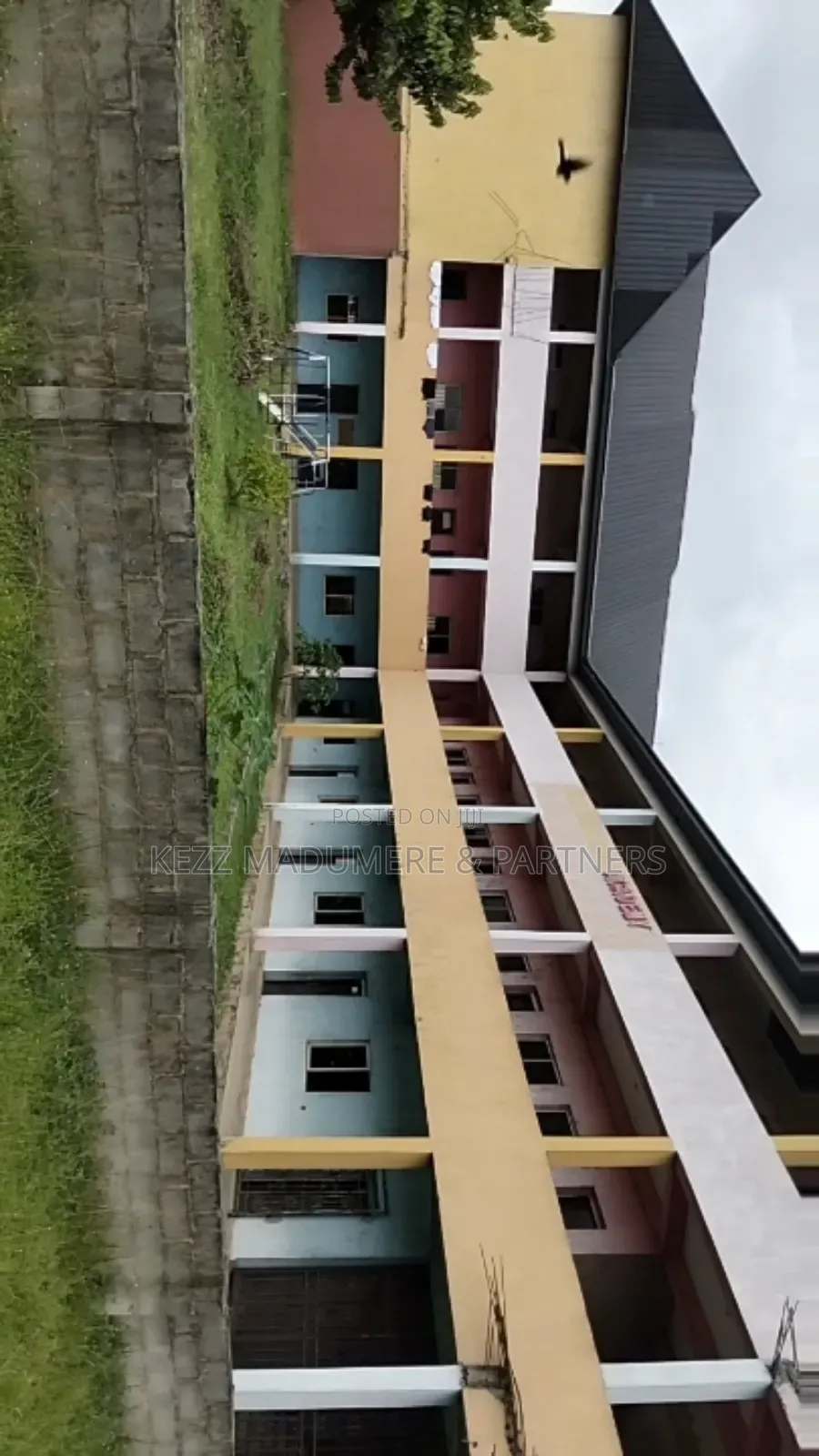 For Sale : Non Functional SCH at Rumuekini Ph in Port-Harcourt