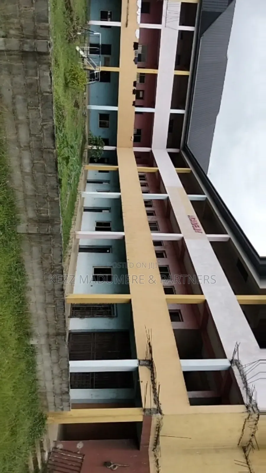 For Sale : Non Functional SCH at Rumuekini Ph in Port-Harcourt