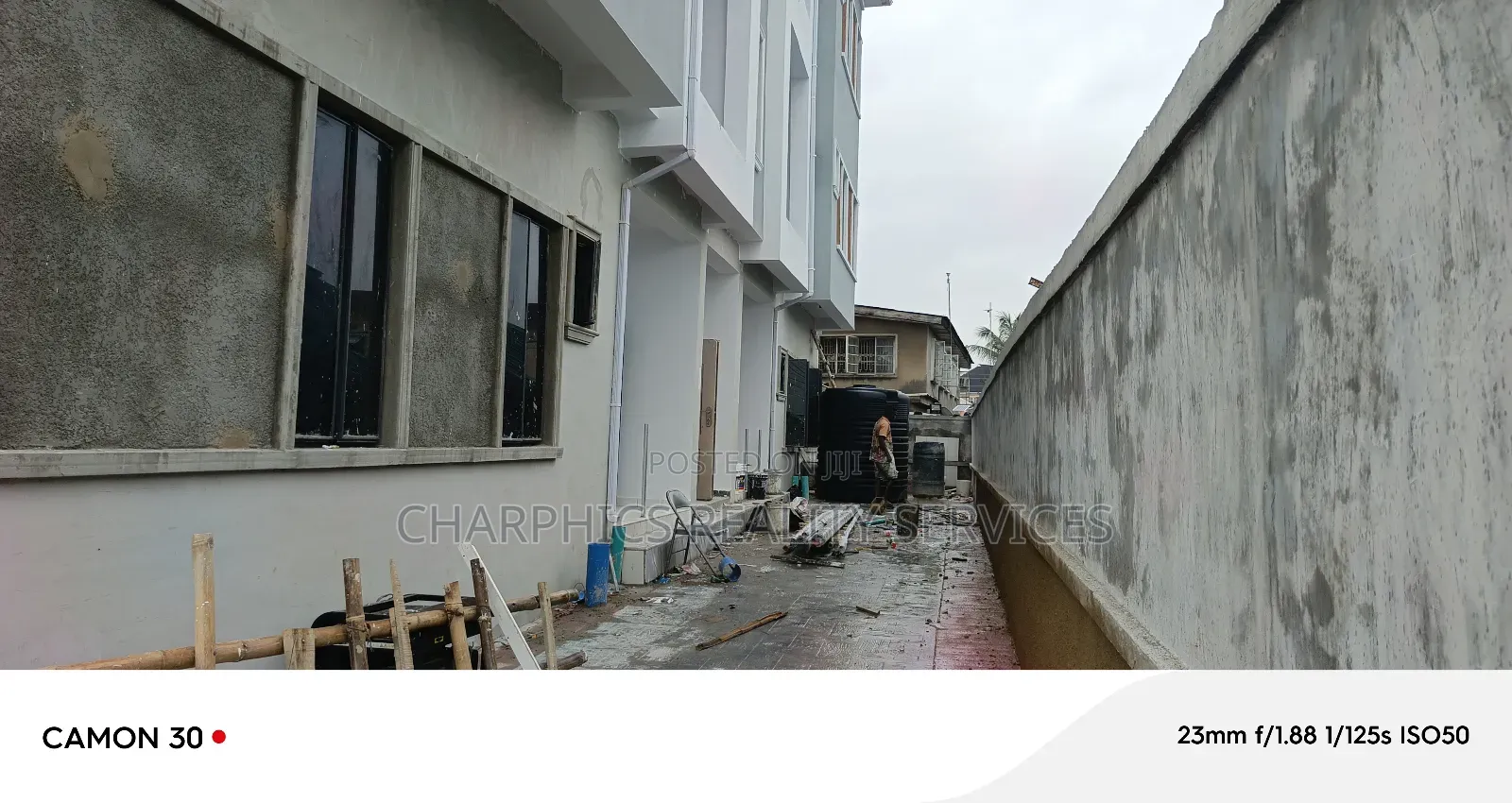 3bdrm Block of Flats in Surulere for sale in Surulere