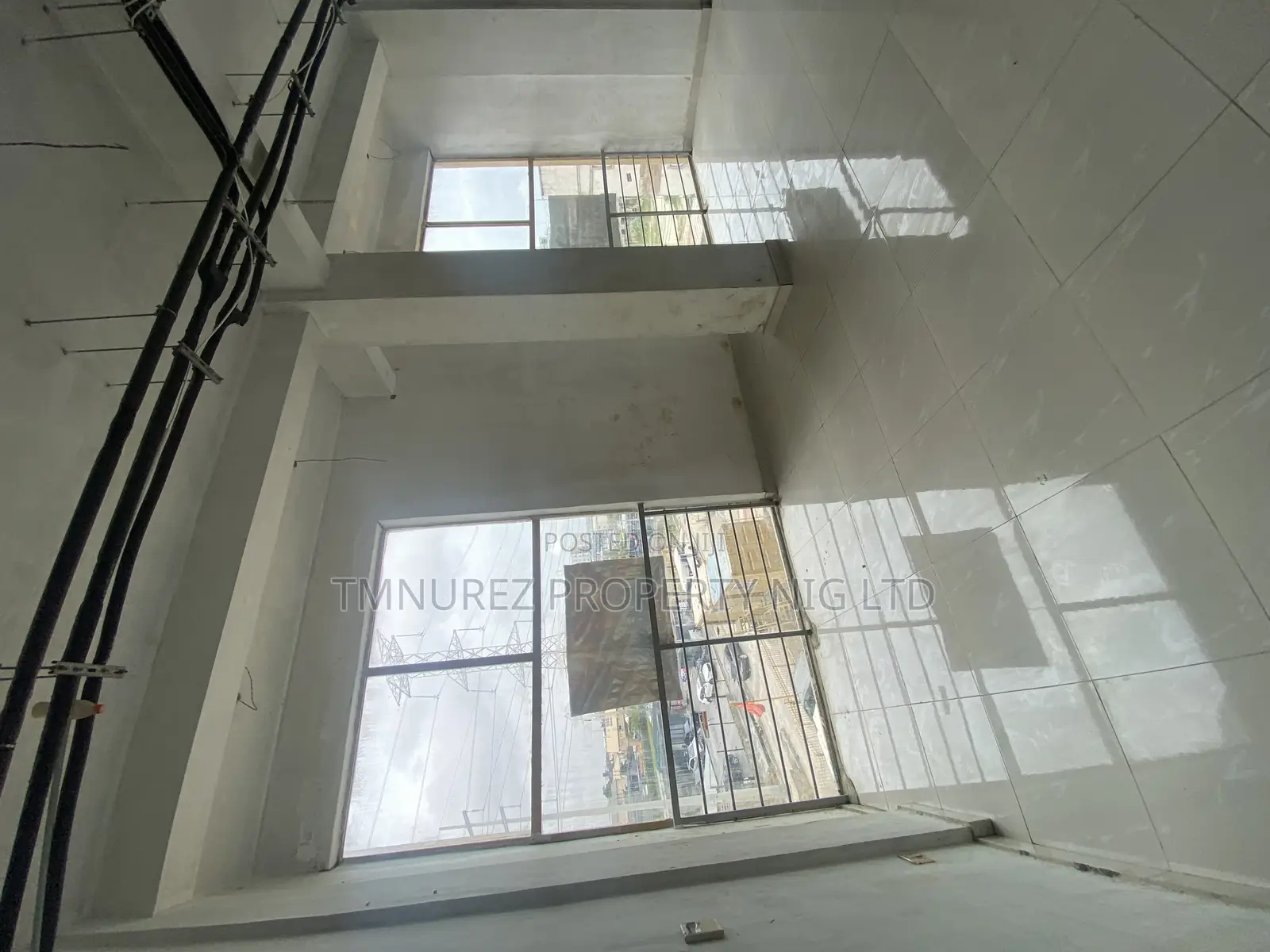 Showroom to Let in Lekki Phase 1
