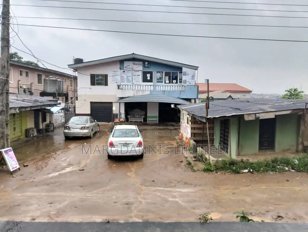 868 SQM Land for Sale, on Lagos Road, Ikorodu in Ikorodu Garage