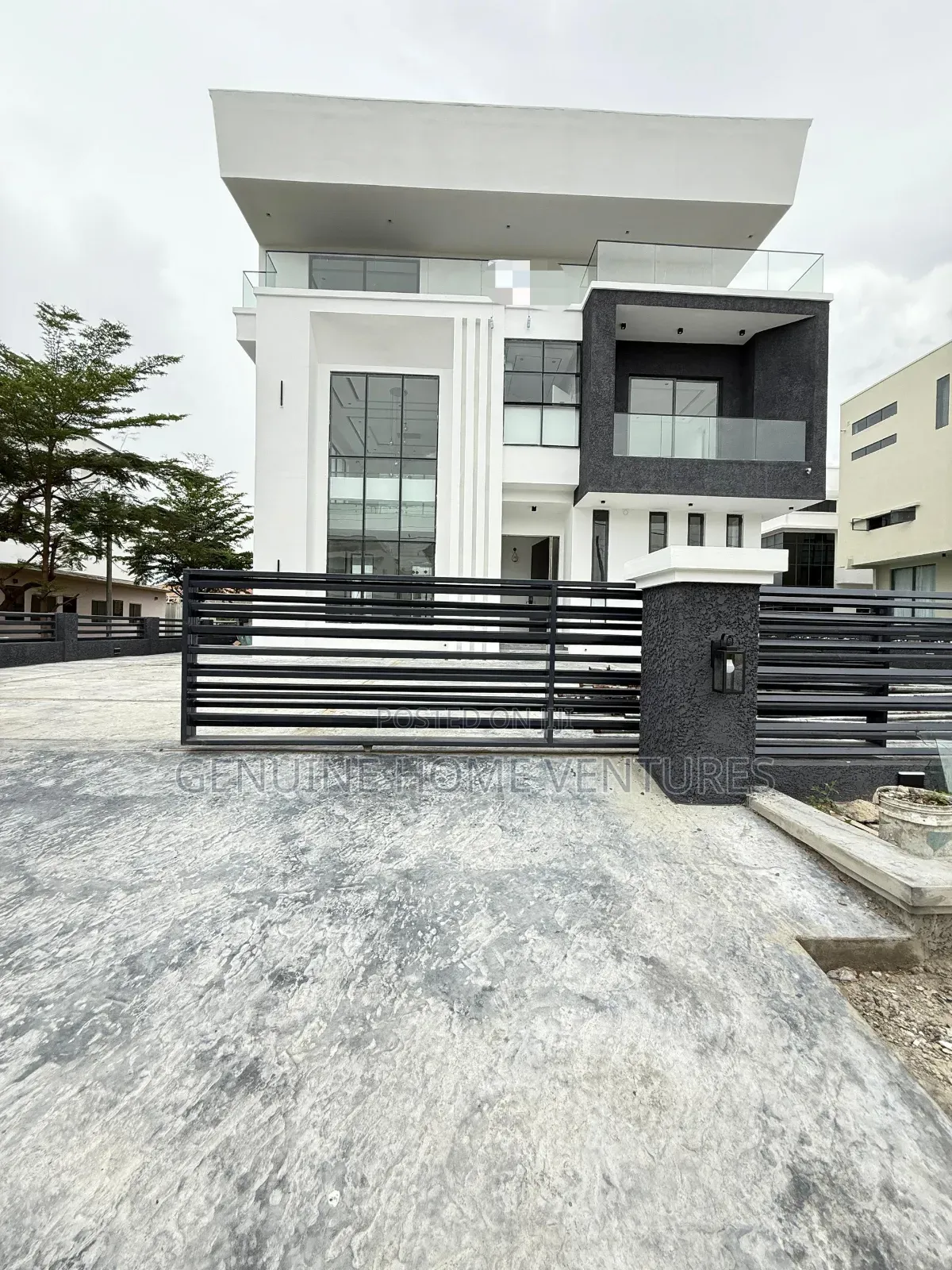 5bdrm Duplex in Osapa Lekki for sale in Osapa london
