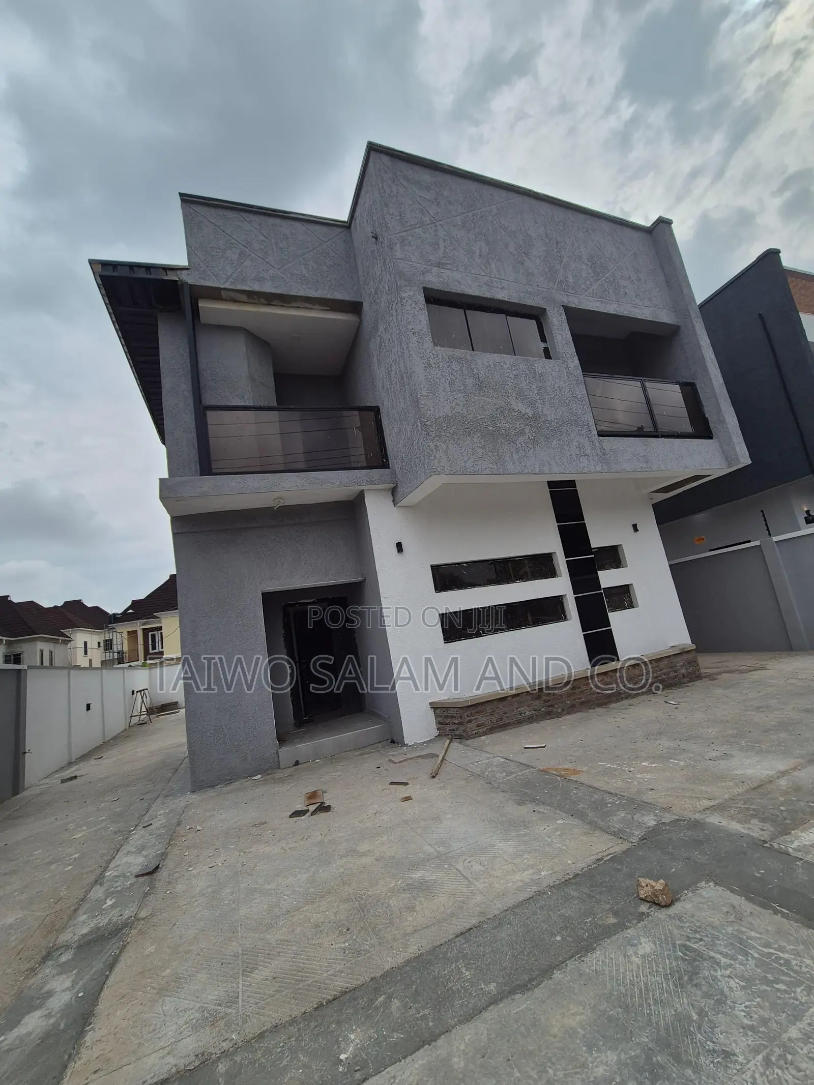 4bdrm Duplex in Akobo for sale in Akobo