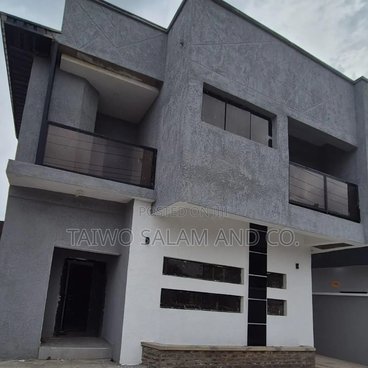 4bdrm Duplex in Akobo for sale in Akobo