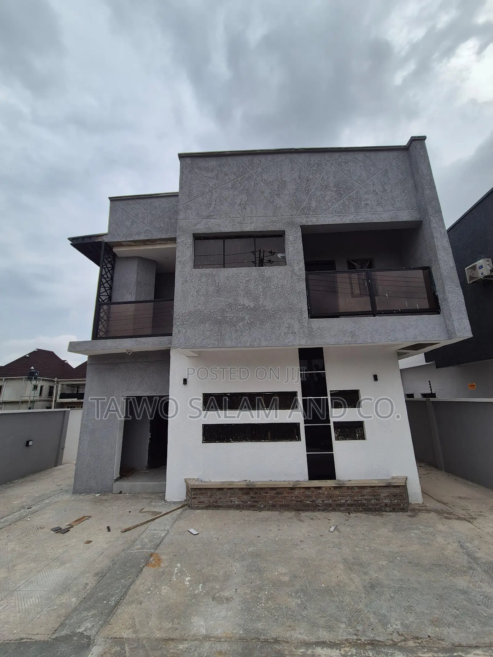 4bdrm Duplex in Akobo for sale in Akobo