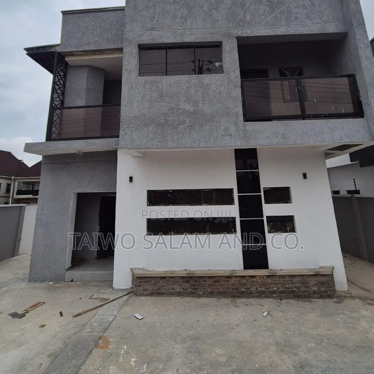 4bdrm Duplex in Akobo for sale in Akobo