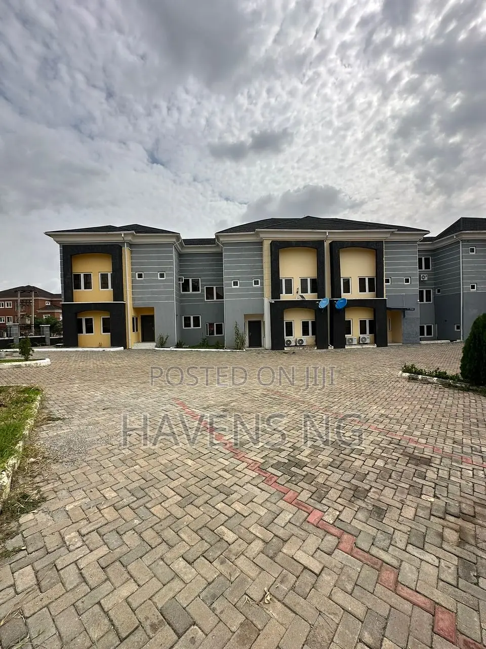 4bdrm Duplex in Durumi for sale in Durumi
