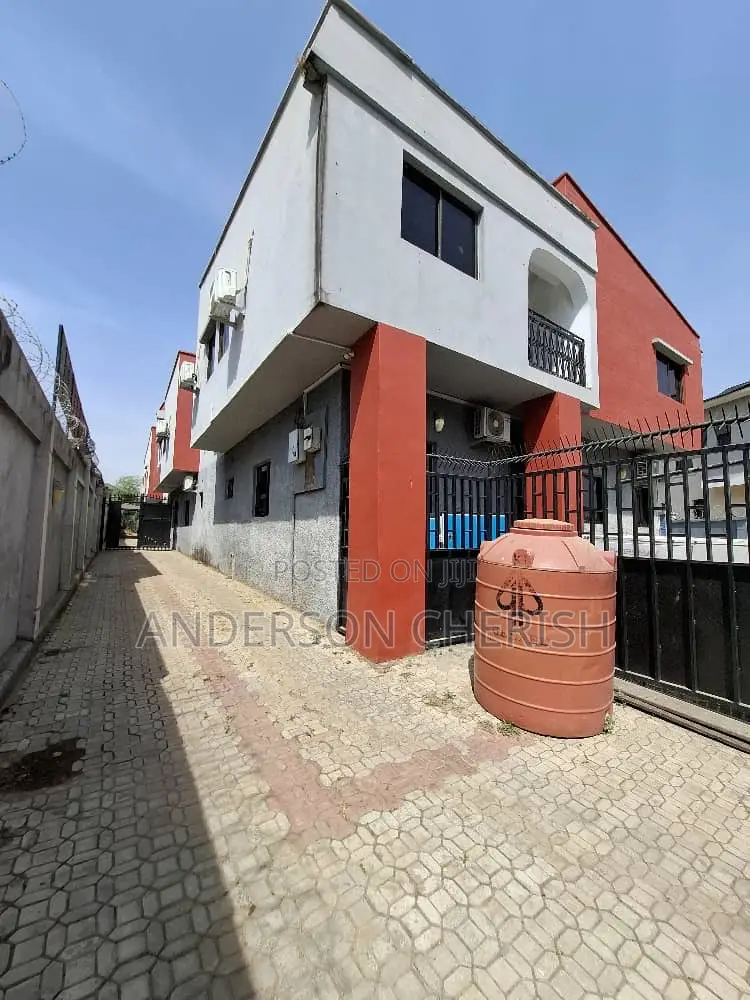 16bdrm Duplex in Maitama for sale in Maitama