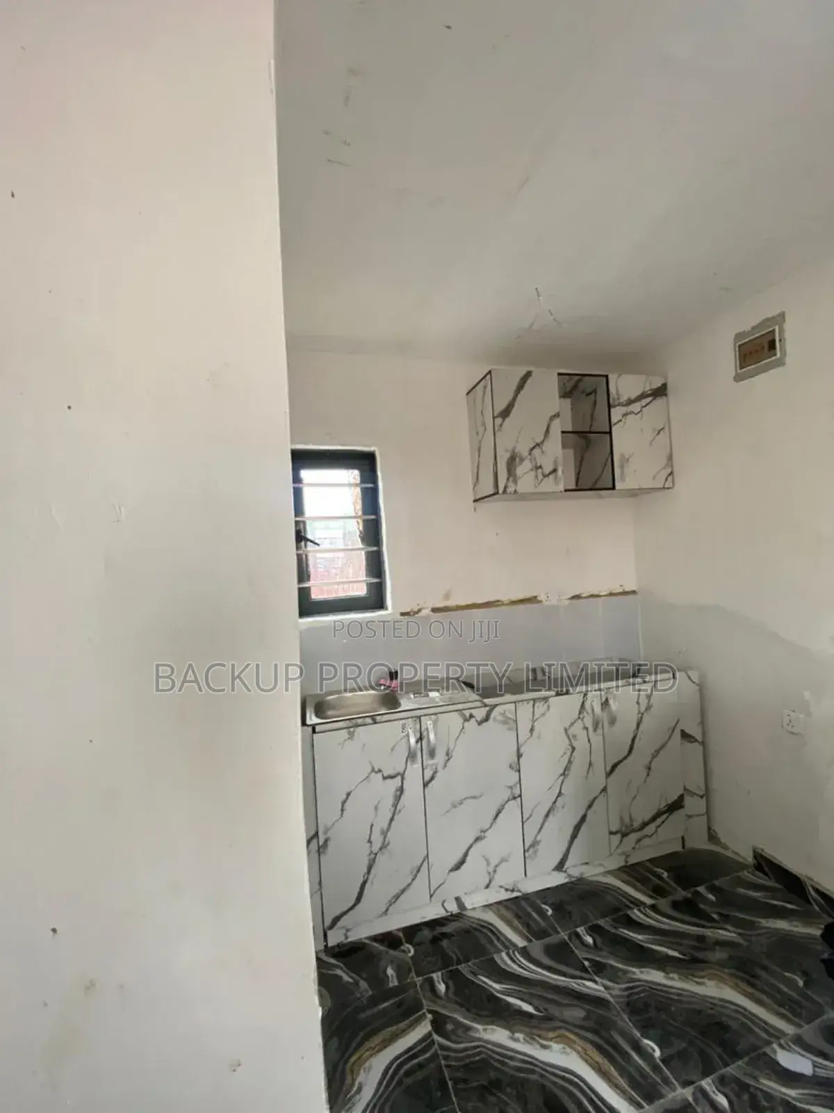 Mini Flat In Shomolu For Sale in Bariga / Shomolu