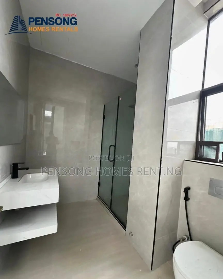 3bdrm Apartment in Lekki Phase 1 for rent in Lekki