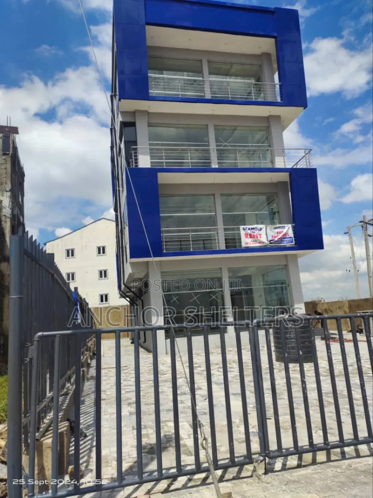 Plaza for Sales in Kiami