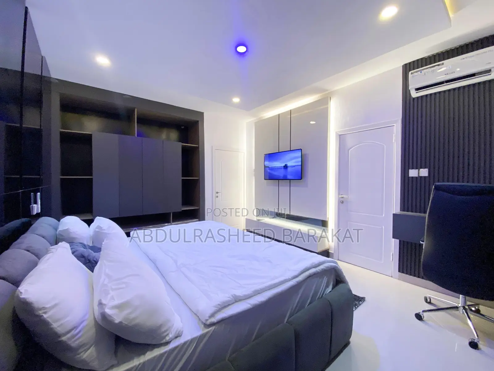 Luxury One Bedroom Apartment With Pool Balcony Ps5 in Ikate