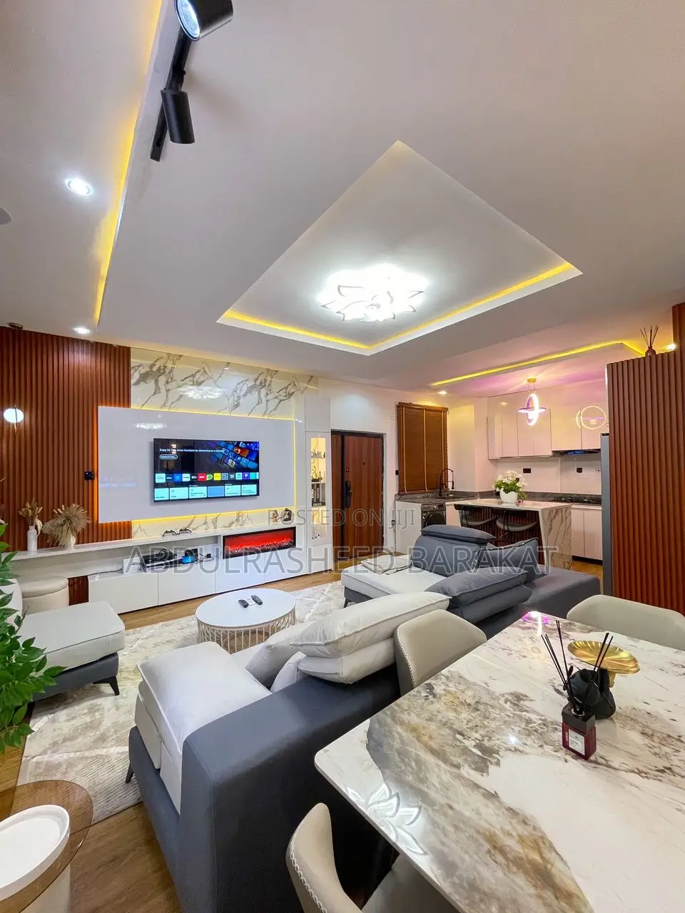 Luxury Two Bedroom Apartment With Alexa Command Pool, Ps5 in Ikate