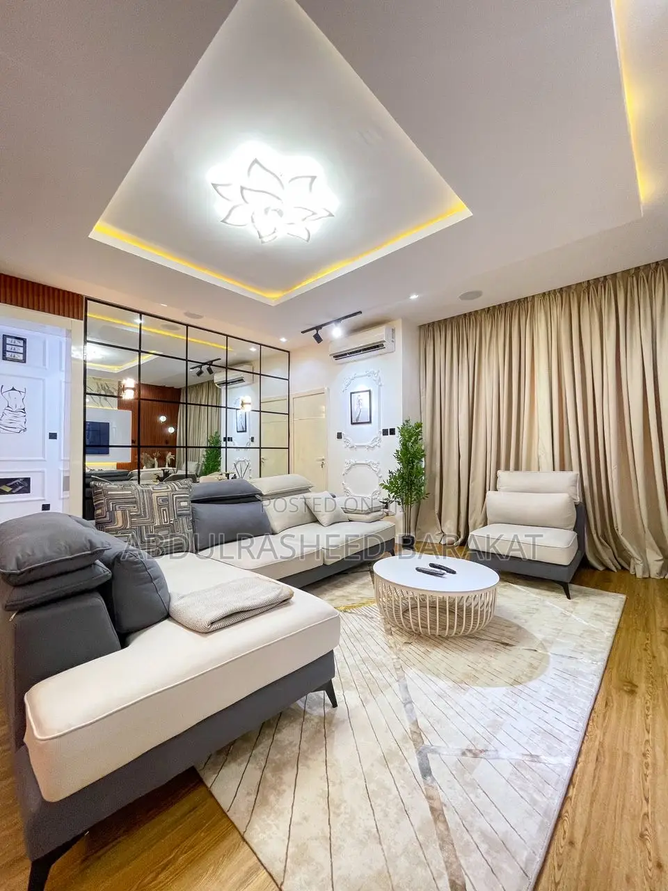 Luxury Two Bedroom Apartment With Alexa Command Pool, Ps5 in Ikate