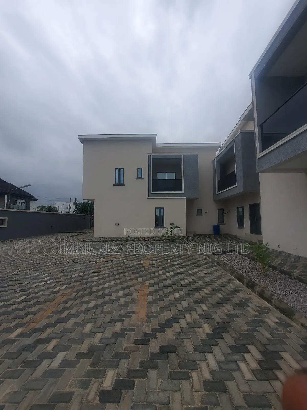4bdrm Duplex in Adesanya for sale in Abraham Adesanya