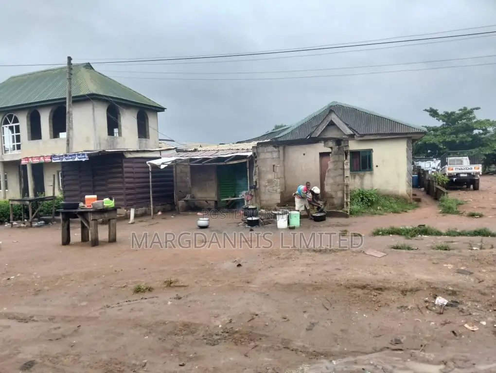 2bdrm Block of Flats in Kasolori, Ikorodu Garage for sale in Ikorodu Garage