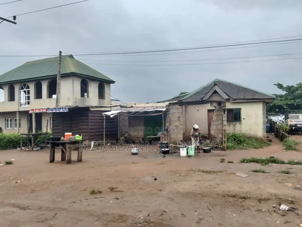 2bdrm Block of Flats in Kasolori, Ikorodu Garage for sale in Ikorodu Garage