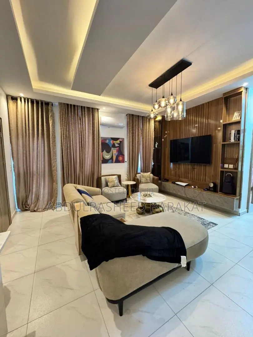 Luxury Clean Brand New Three Bedroom Apartment in Lekki Phase 1