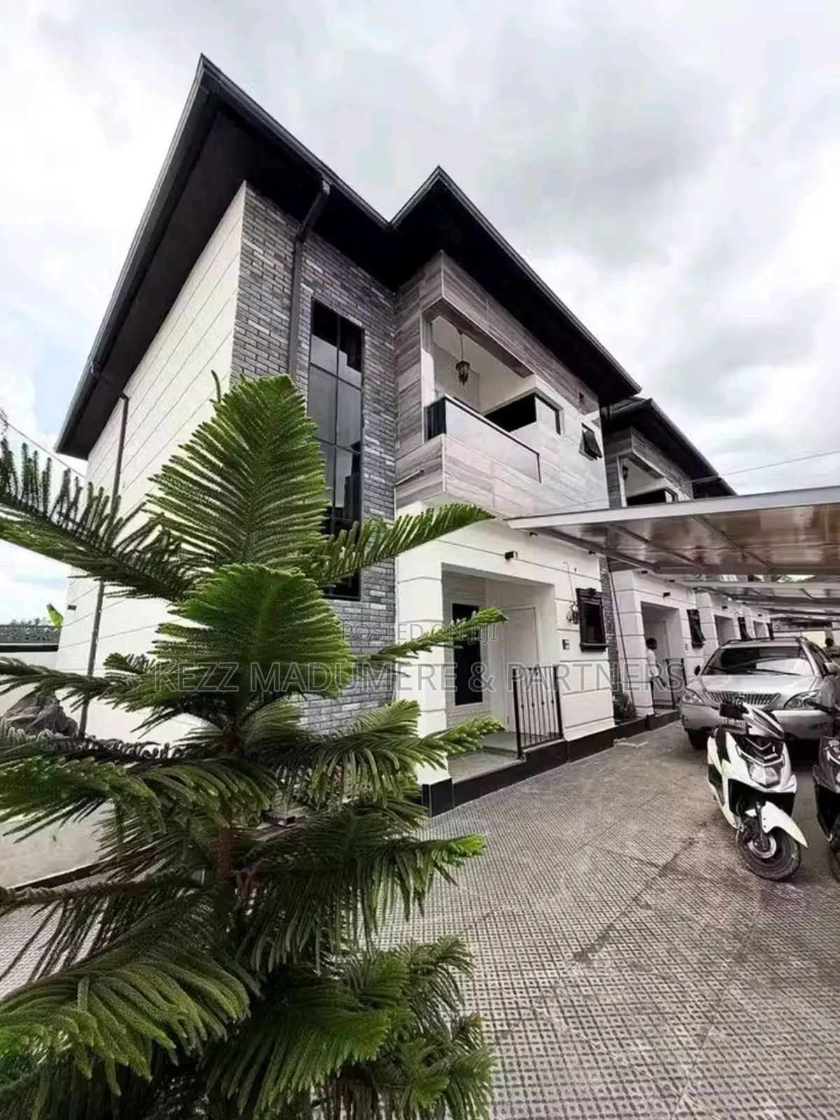 8bdrm Duplex in Port Harcourt Rivers for sale in Port-Harcourt