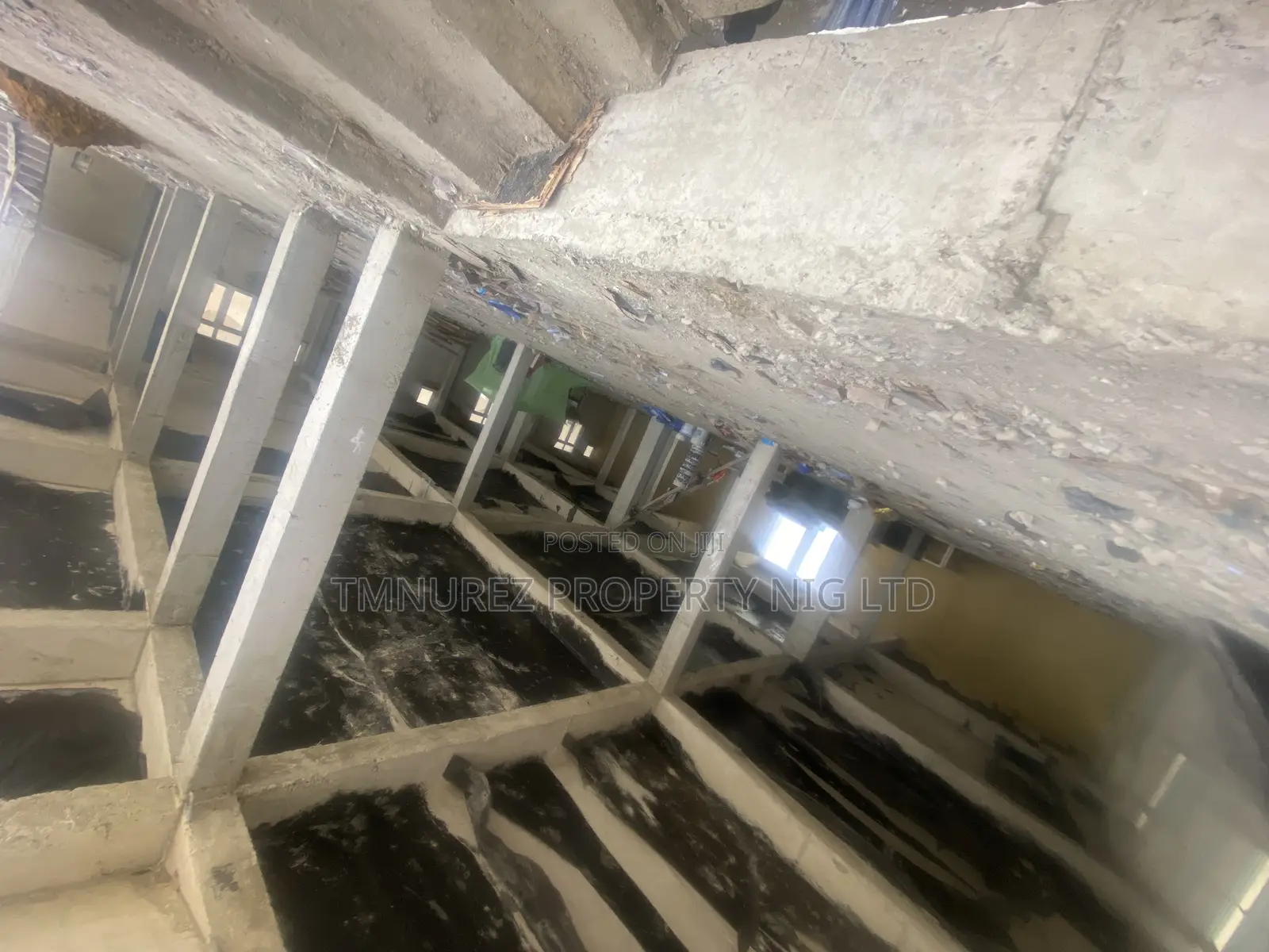 Warehouse/Showroom to Let in Sangotedo