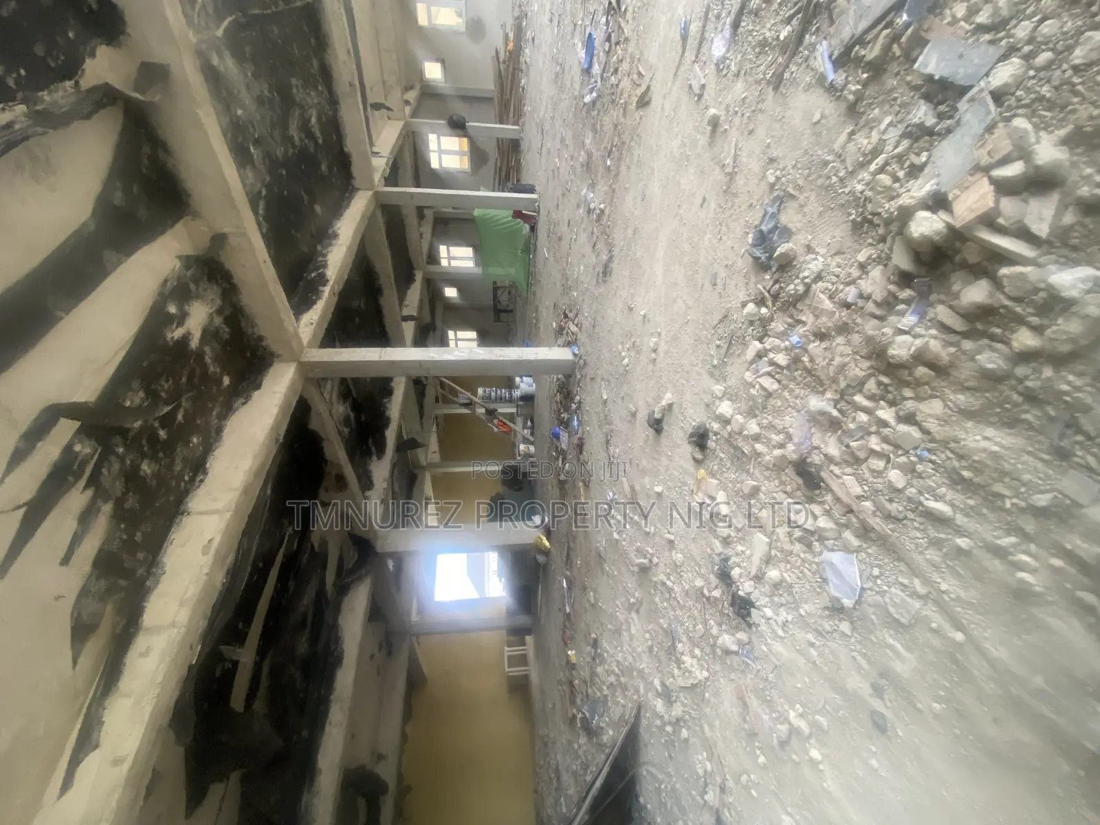 Warehouse/Showroom to Let in Sangotedo