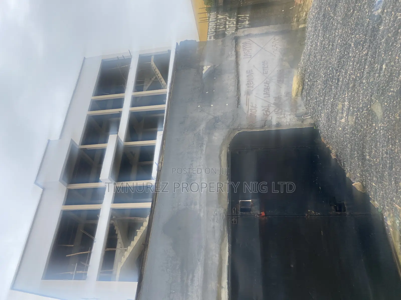 Warehouse/Showroom to Let in Sangotedo