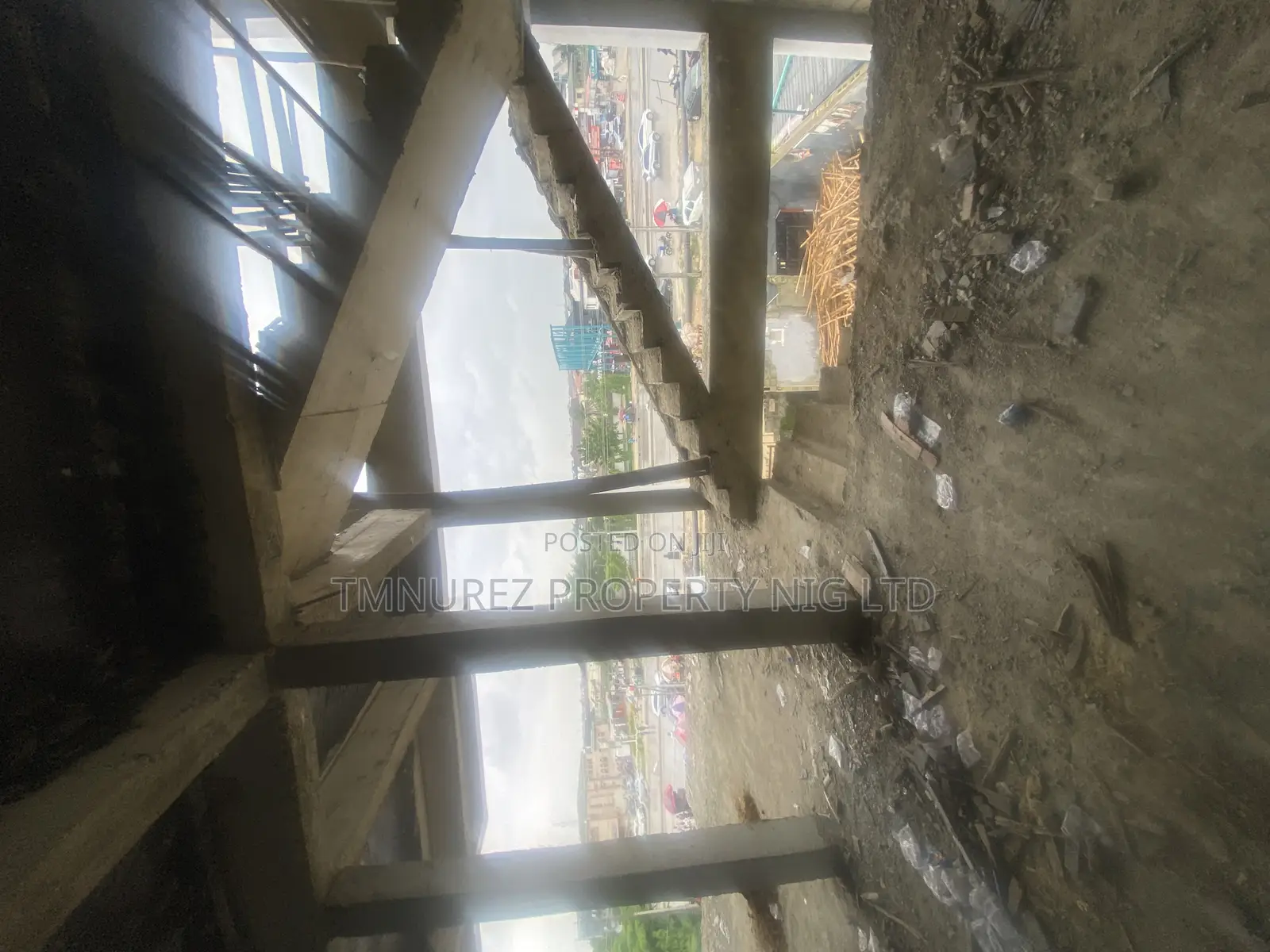 Warehouse/Showroom to Let in Sangotedo