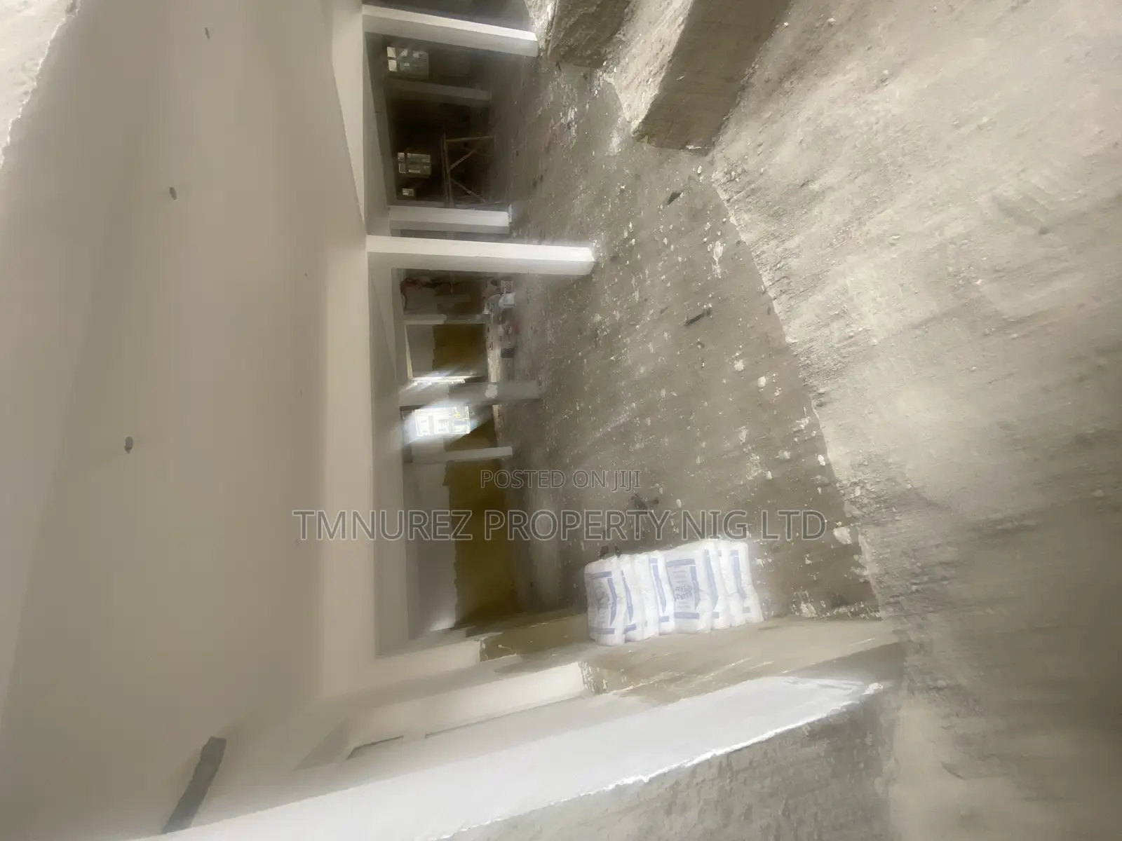 Showroom to Let in Sangotedo