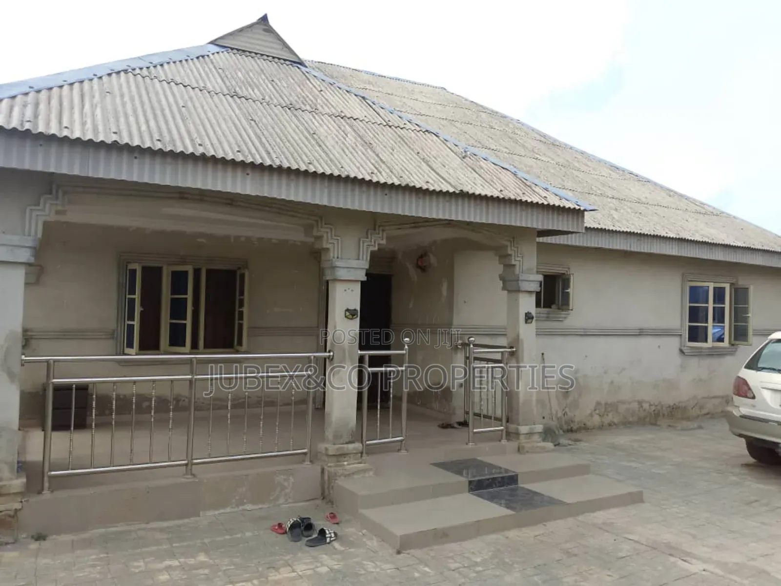 3bdrm Bungalow in Solu Total Bus Stop for sale in Ifo