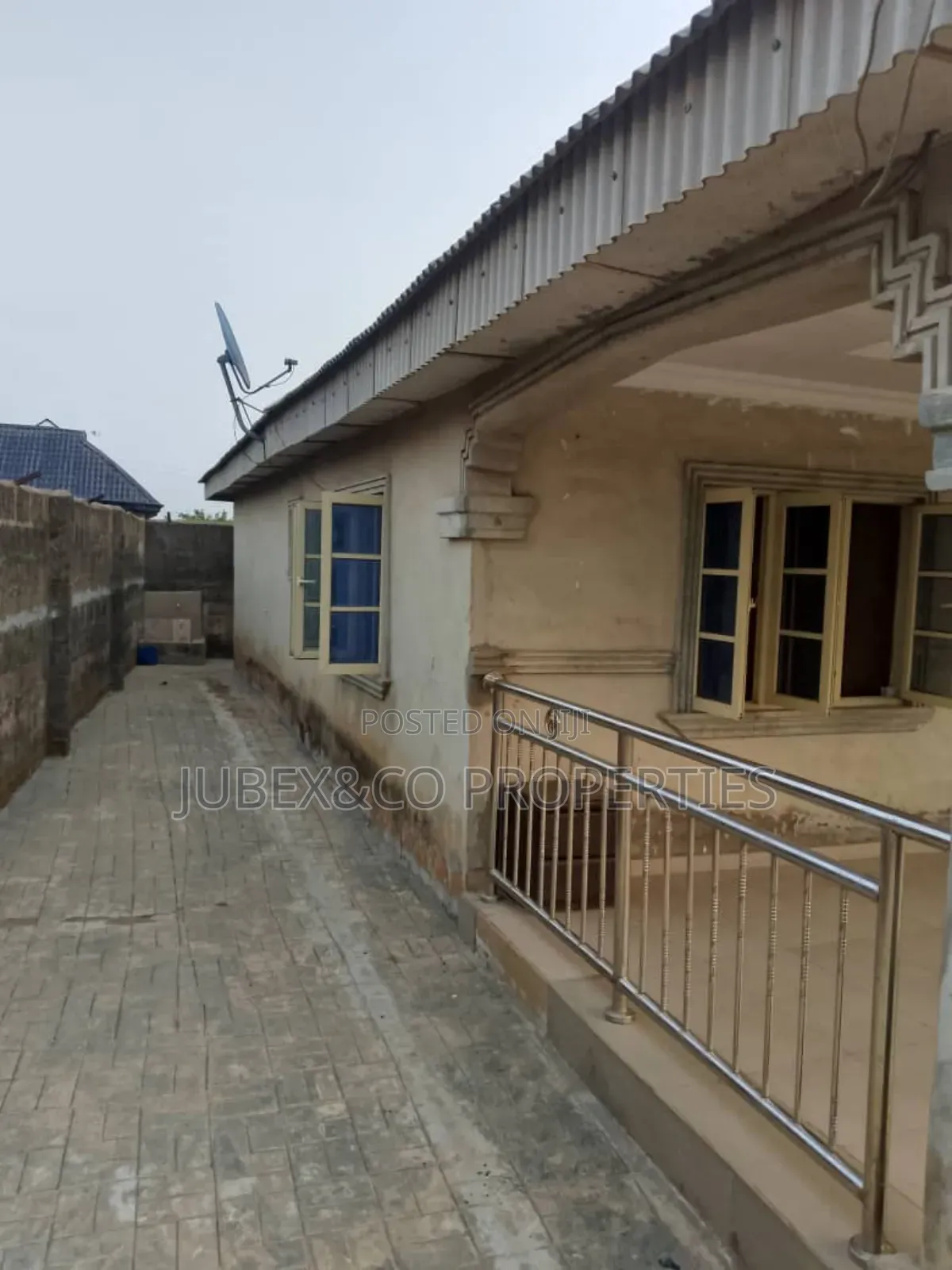 3bdrm Bungalow in Solu Total Bus Stop for sale in Ifo