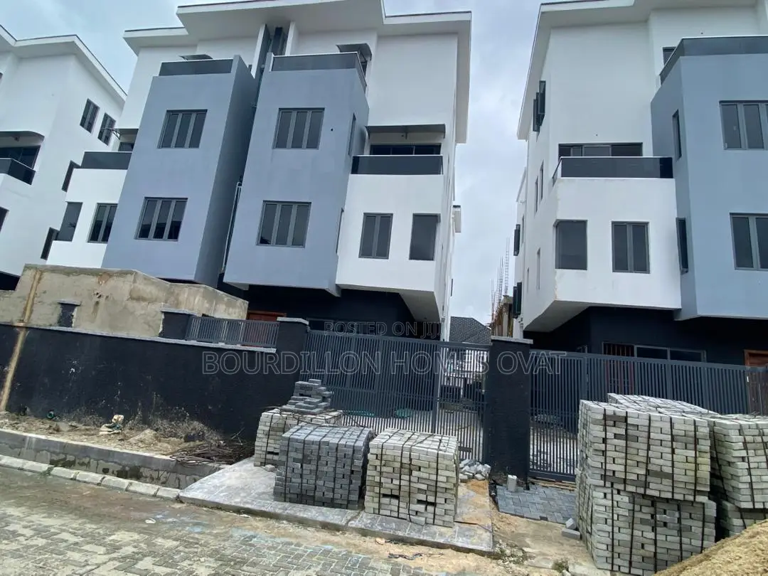 5bdrm Duplex in Lekki for sale in Lekki