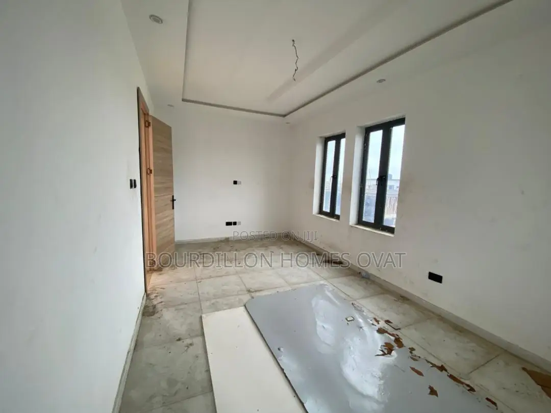 5bdrm Duplex in Lekki for sale in Lekki