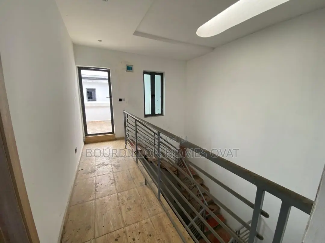 5bdrm Duplex in Lekki for sale in Lekki
