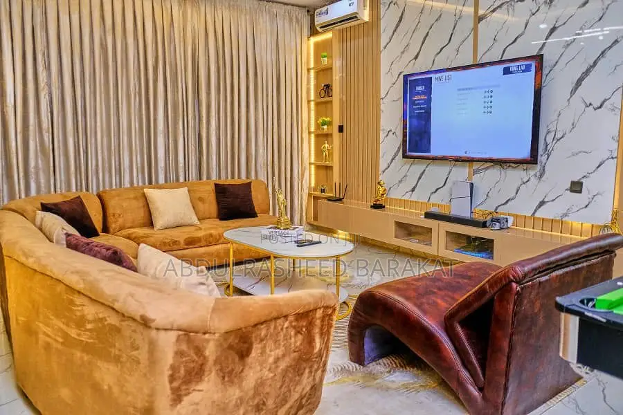 Brand New Three Bedroom With Pool Gym Snooker Ps5 Ps4 Bathtub Balcony in Ajah