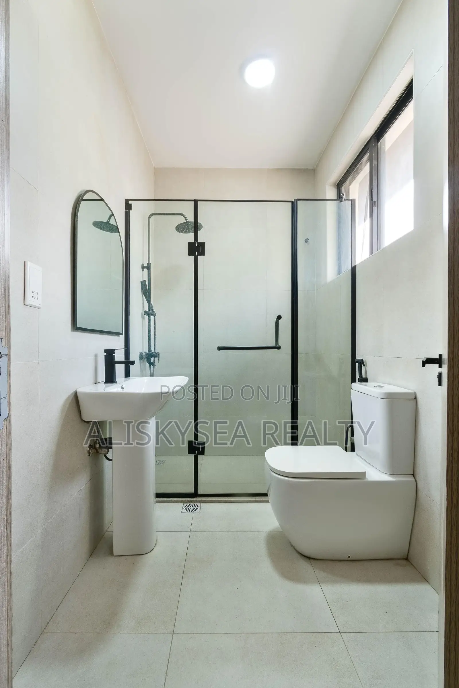 Vi Shortlet | 2/3 Bedroom | 24/7 Light, Wifi, Netflix in Adeola Odeku