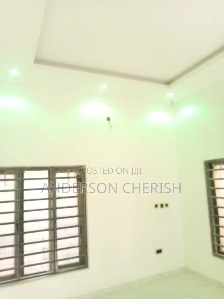 5bdrm Duplex in Lifecamp for sale in Life Camp