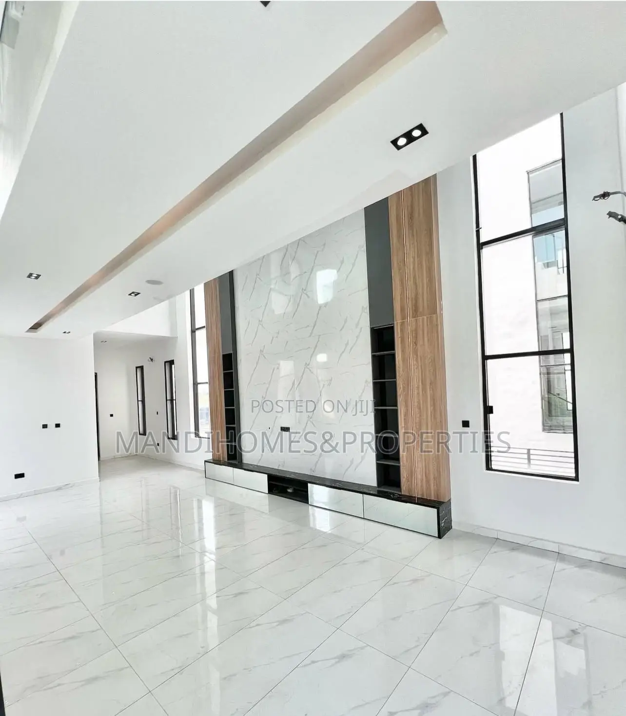 5bdrm Duplex in Chevron for sale in Chevron