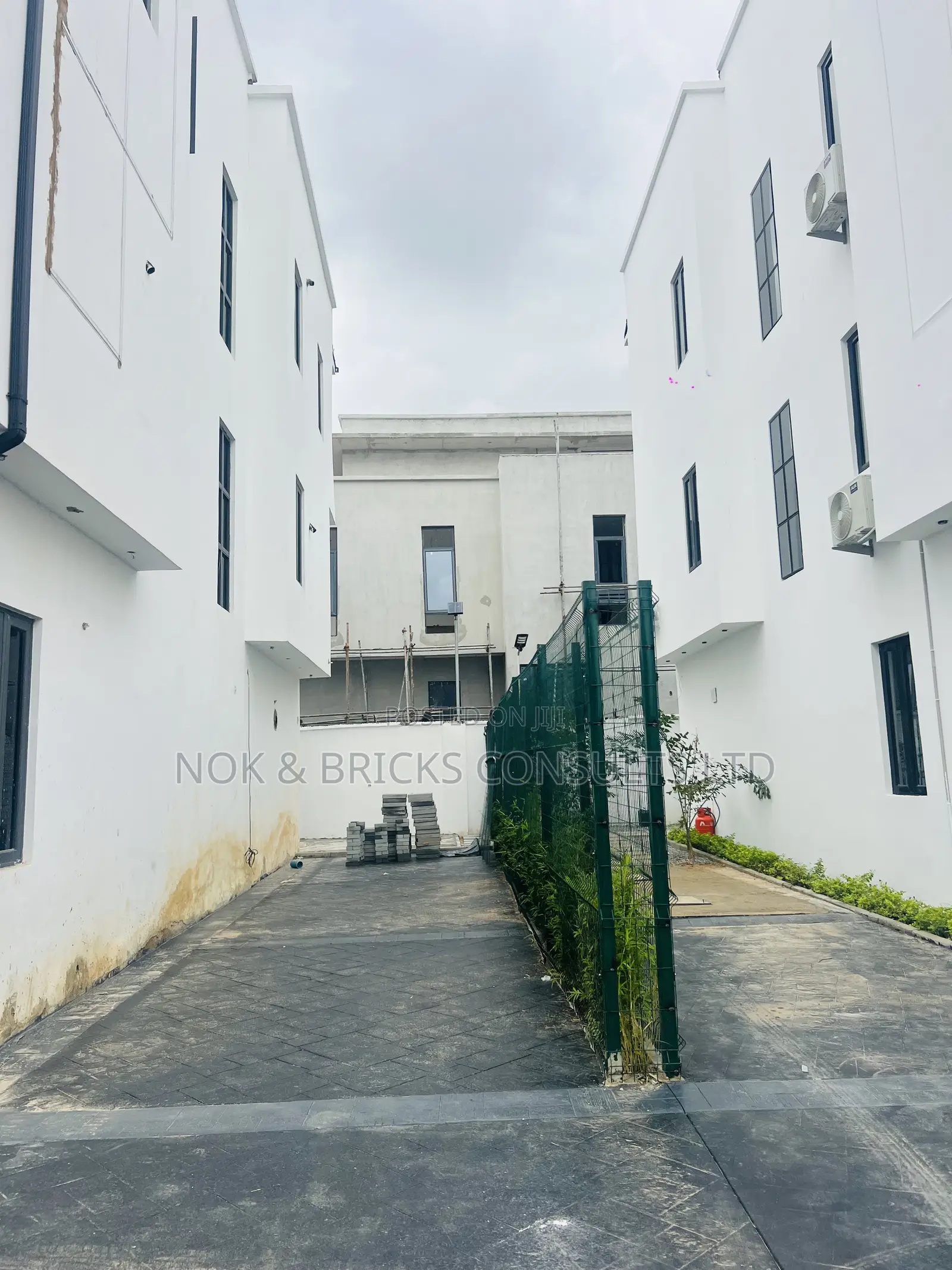 5bdrm Duplex in Pave Luxury Court, Jahi for sale in Jahi