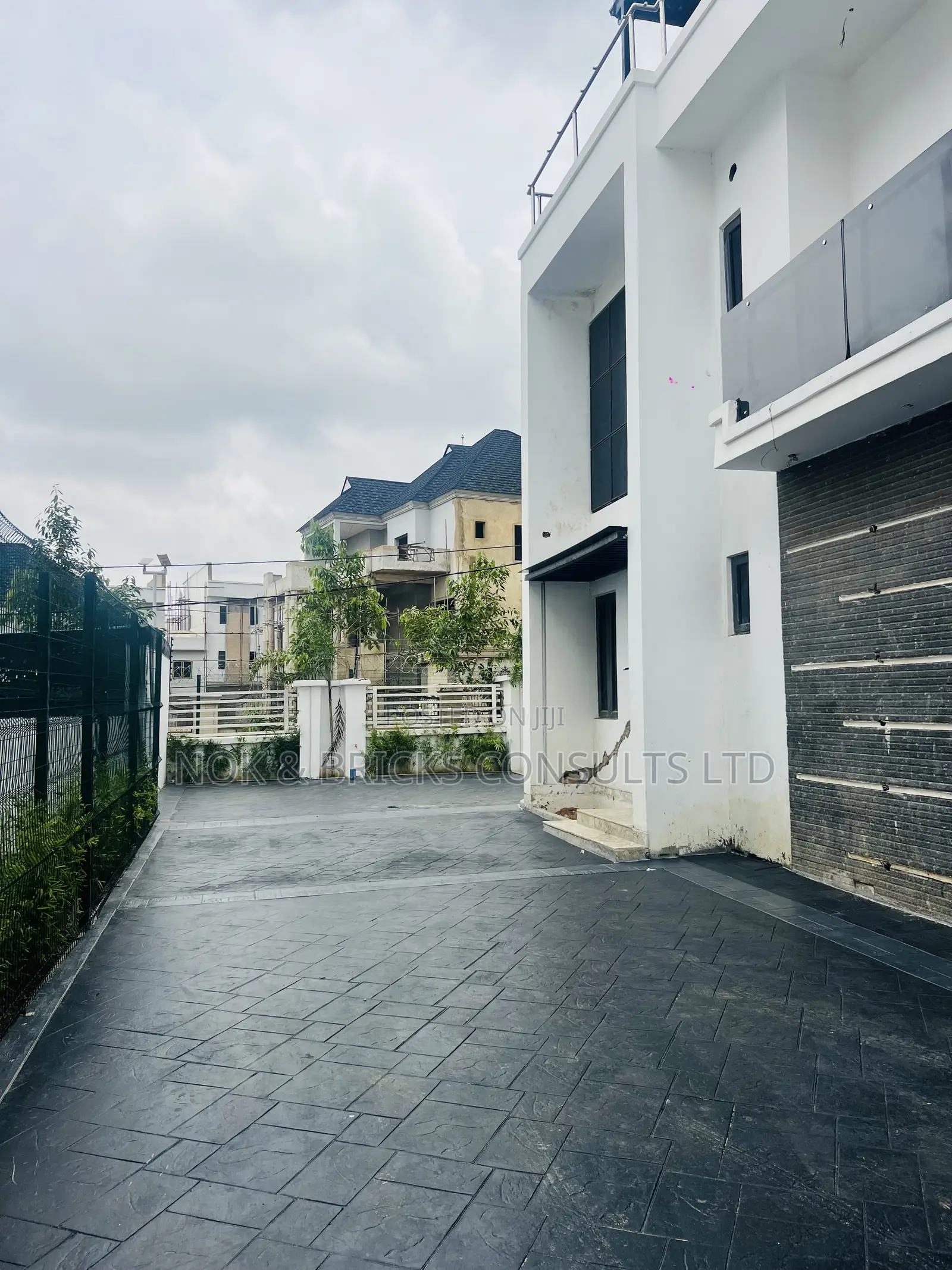 5bdrm Duplex in Pave Luxury Court, Jahi for sale in Jahi