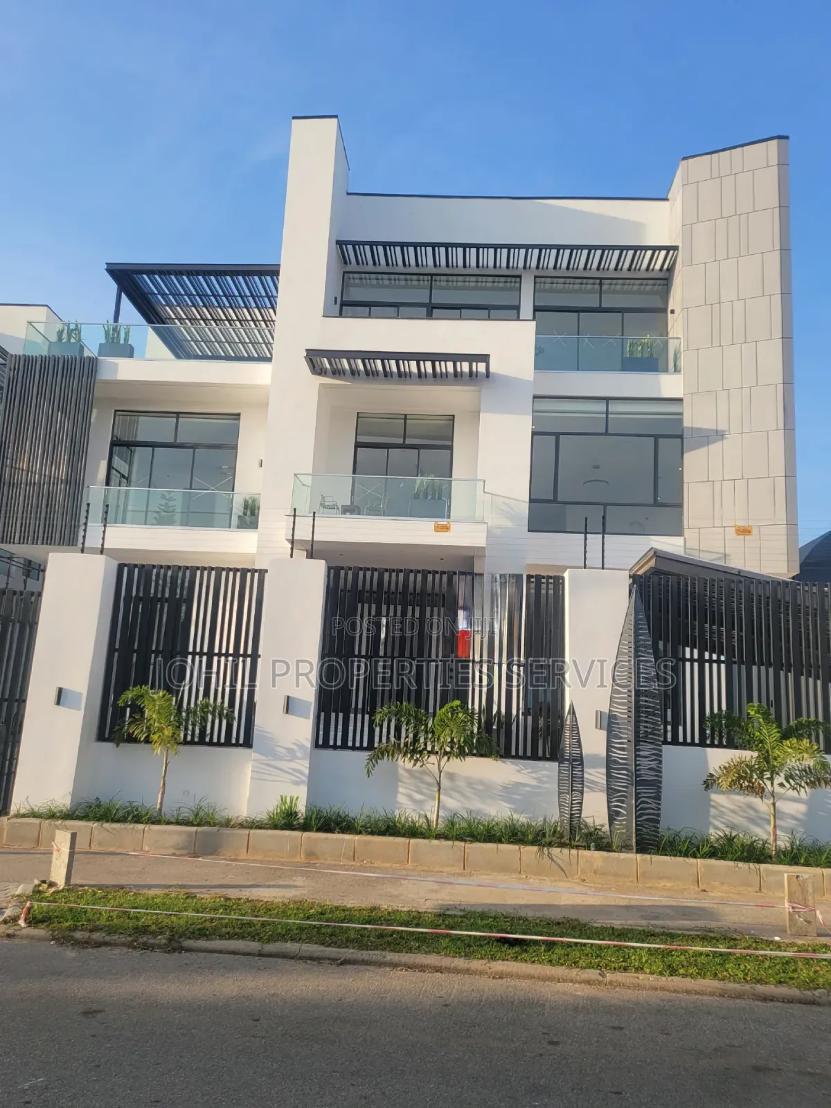 8bdrm Mansion in Asokoro for sale in Asokoro