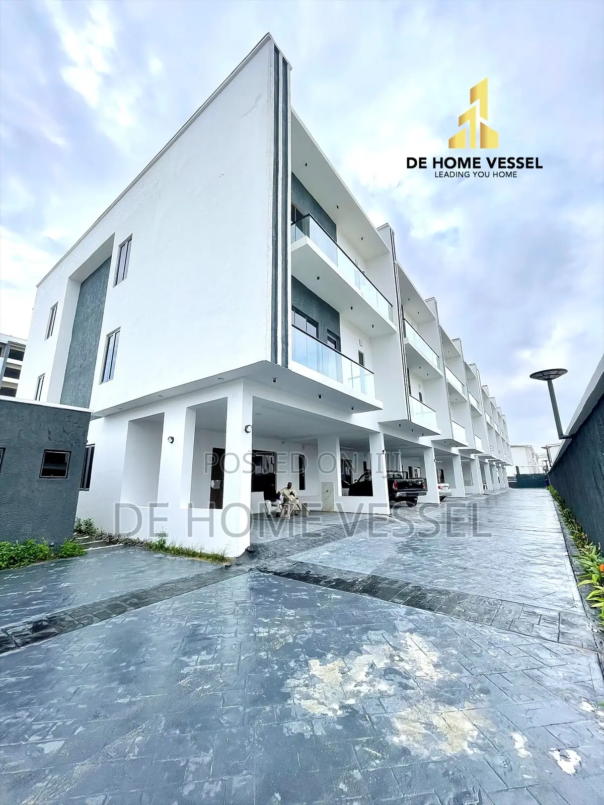 4bdrm Townhouse/Terrace in Ikate for sale in Ikate