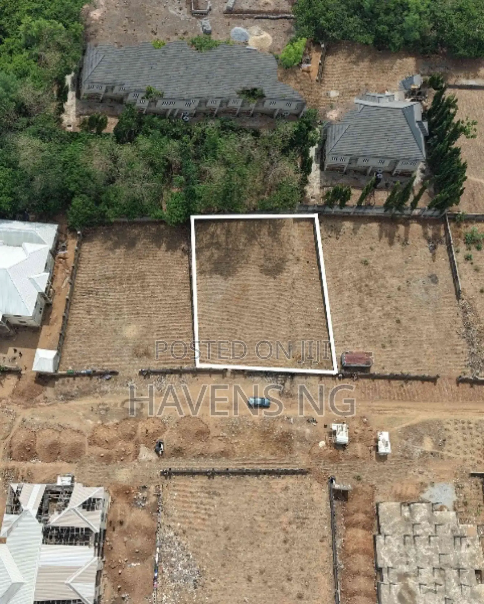 Prime 1,100.9 SQM Residential Plot With C of O in Life Camp