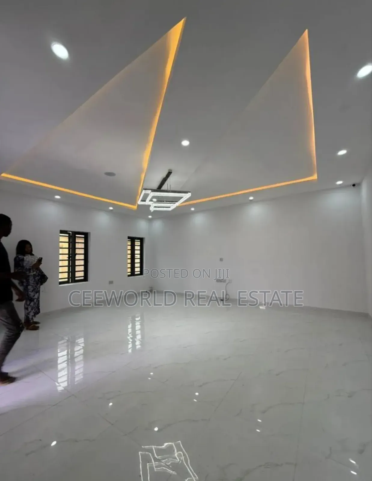 5bdrm Duplex in Stargate Oluyole for sale in Oluyole Estate