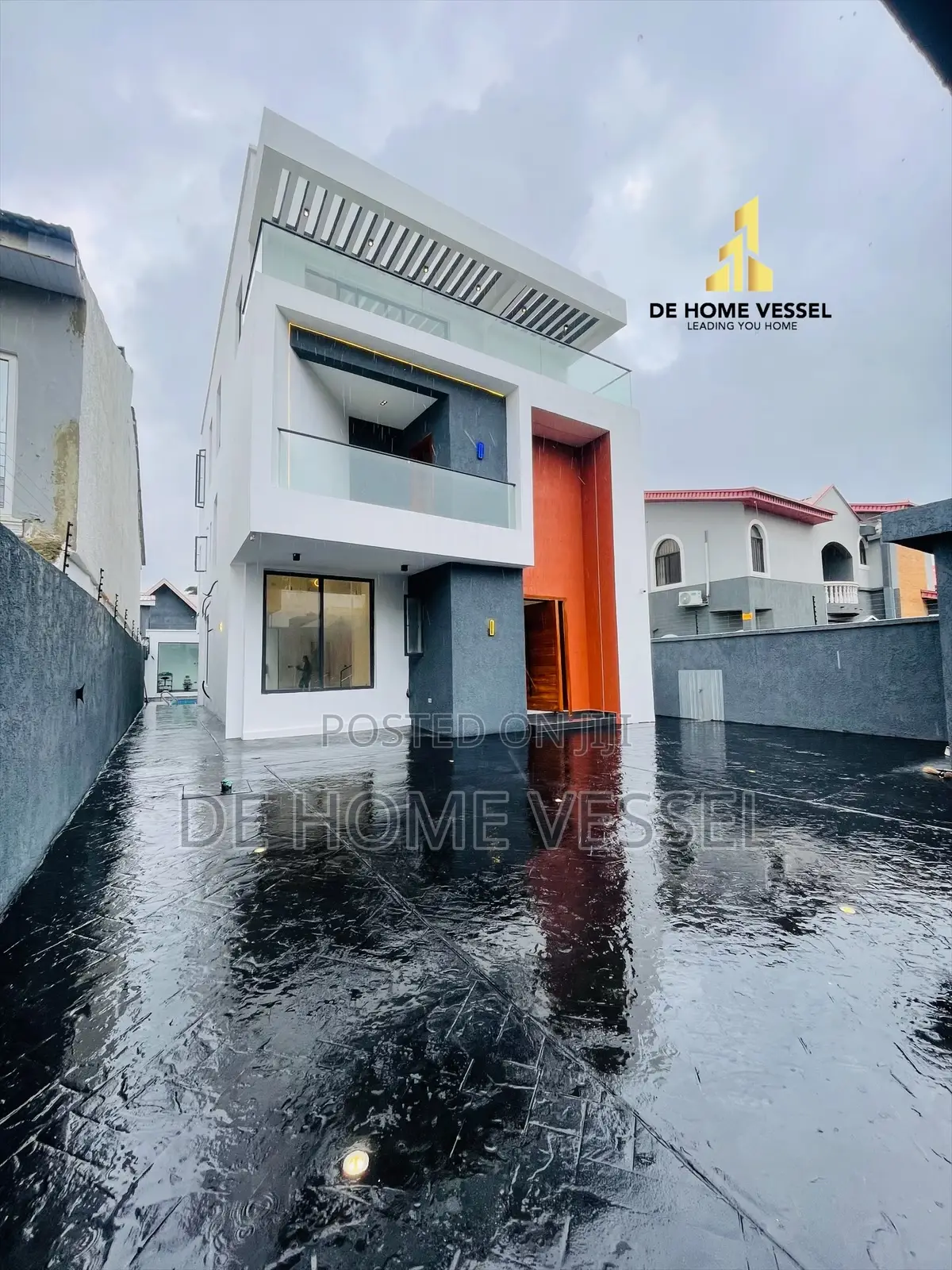 5bdrm Duplex in Lekki Phase 1 for sale in Lekki Phase 1