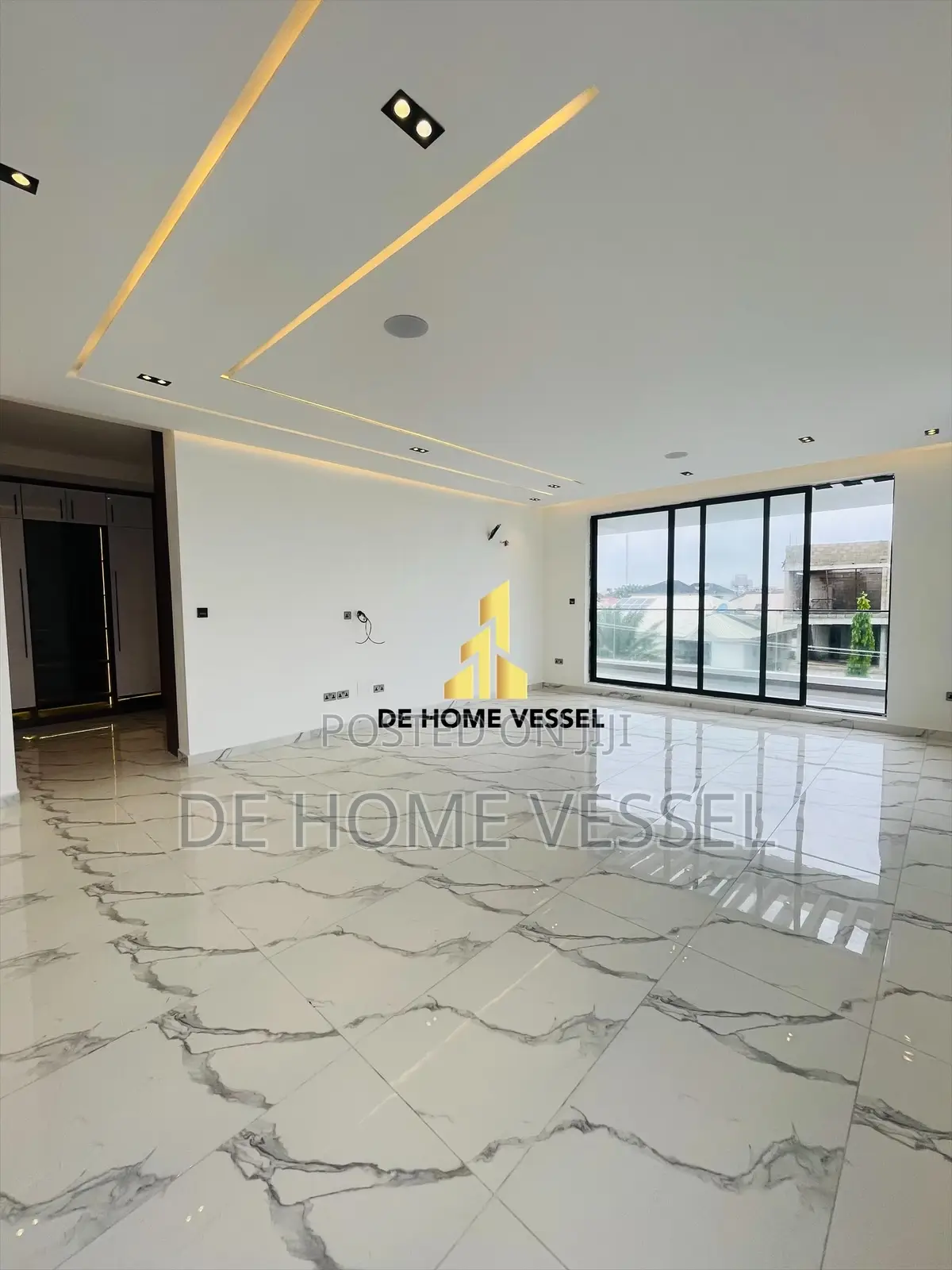 5bdrm Duplex in Lekki Phase 1 for sale in Lekki Phase 1
